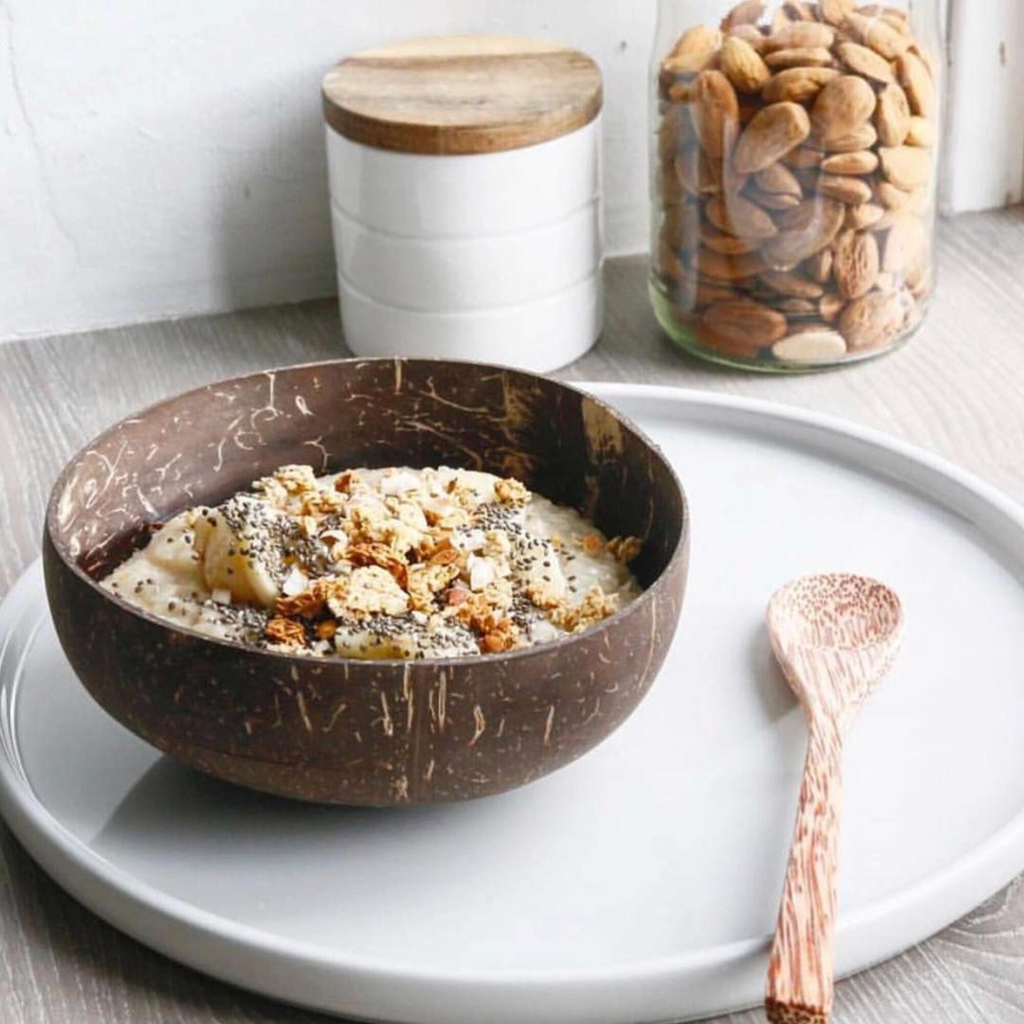 CocoServe | Kokosnootkom met bamboelepel – Natuurlijk, milieuvriendelijk, veganistisch huis- en eetservies