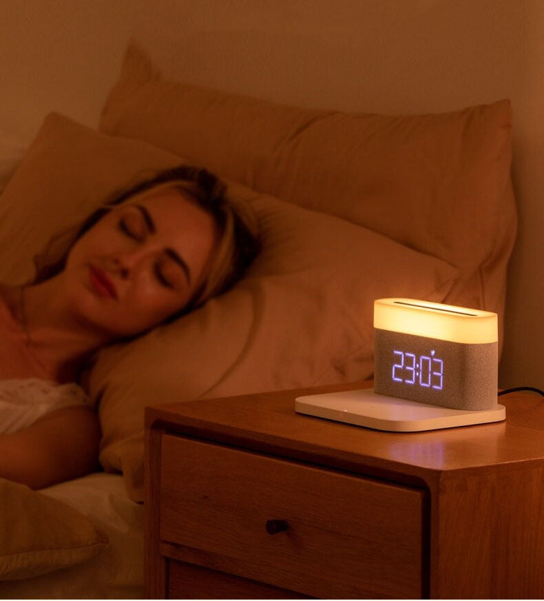 ZenCharge | Draadloze oplaadbare wekker met nachtlampje - Multifunctioneel LED-display voor op de slaapkamer