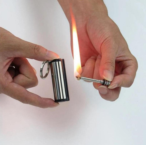 PyroKey | Permanente metalen lucifer - Waterdichte vuursteen vuurstarter sleutelhanger