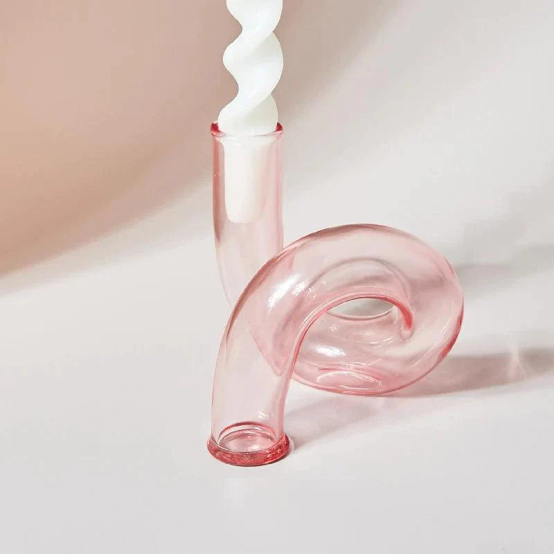VividTwist | Gedraaide Glazen Kandelaarhouder - Levendige Kleur, Artistiek Woondecor