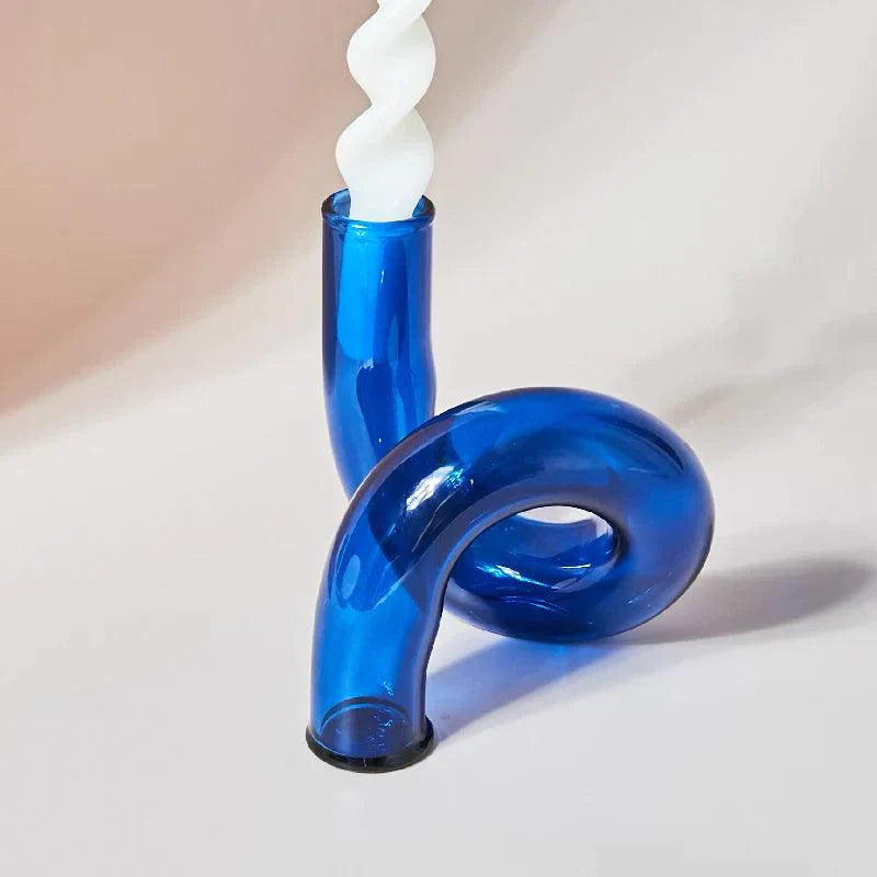 VividTwist | Gedraaide Glazen Kandelaarhouder - Levendige Kleur, Artistiek Woondecor