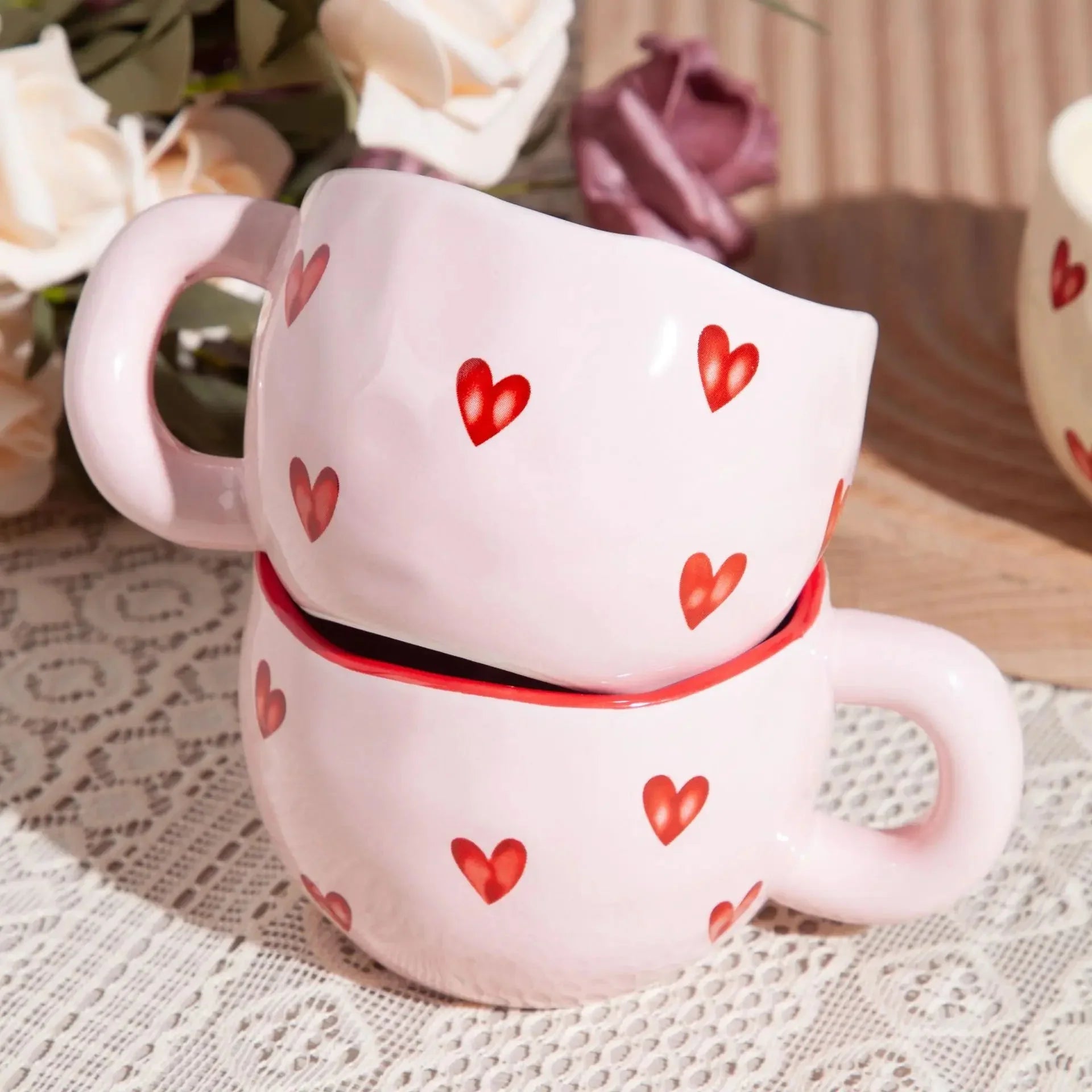 LoveMug | Roze Keramische Koffiekop met Rode Harten, Schattige Hartmok