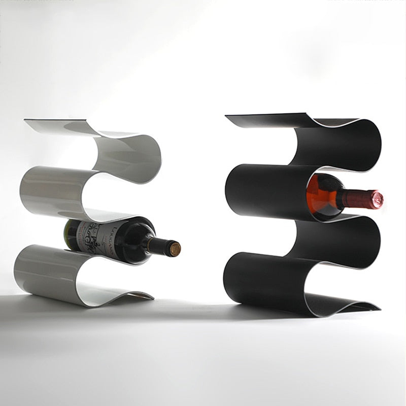 VinoCurve | Curves metalen wijnrek - tafelmodel wijnfleshouder, moderne decoratieve wijnopslag