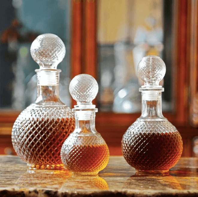 Liquora | Ronde kristallen whiskykaraf – Elegante bolvormige glazen karaf, voor het bewaren van sterke drank