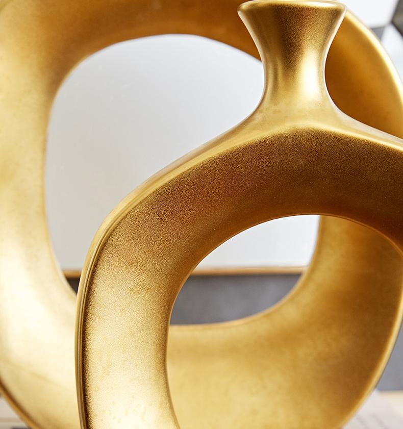 GoldenAura | Scandinavisch Gouden Keramische Vaas Aanrecht Ornament