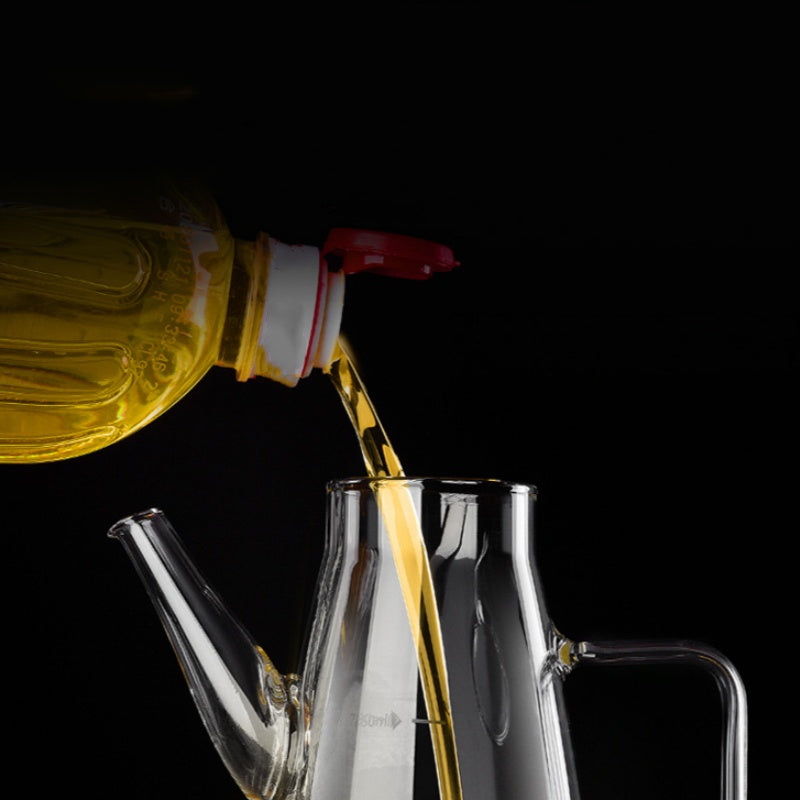 OilLuxe | Olieverdeelbeker – Druppelvrije schenktuit, gemakkelijk te bedienen bakoliecontainer
