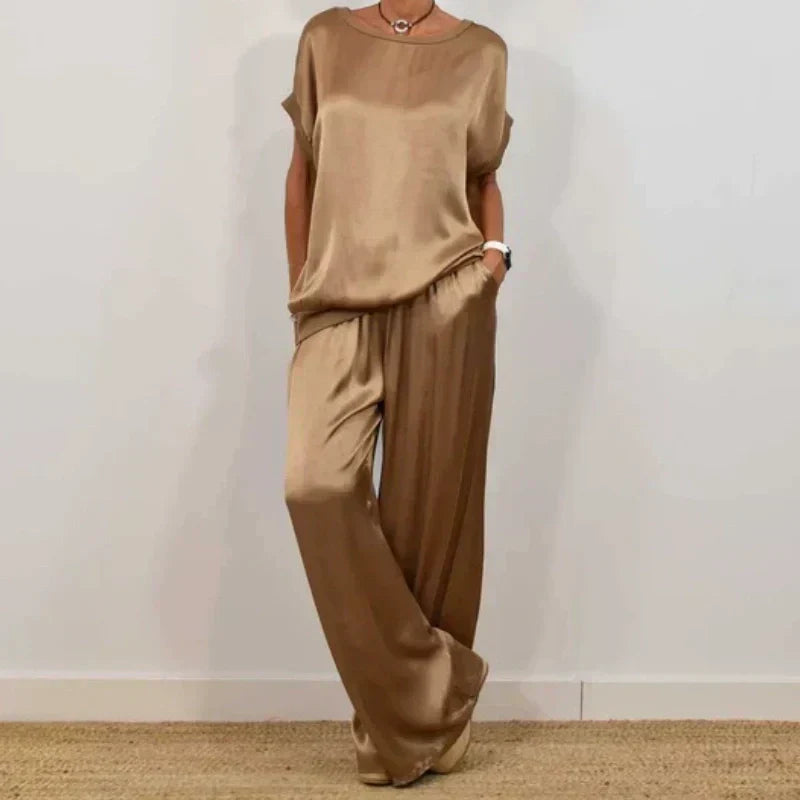 Sybilla | Satijnen tweedelige set – top & brede broek, casual elegante lounge- en zomeroutfit