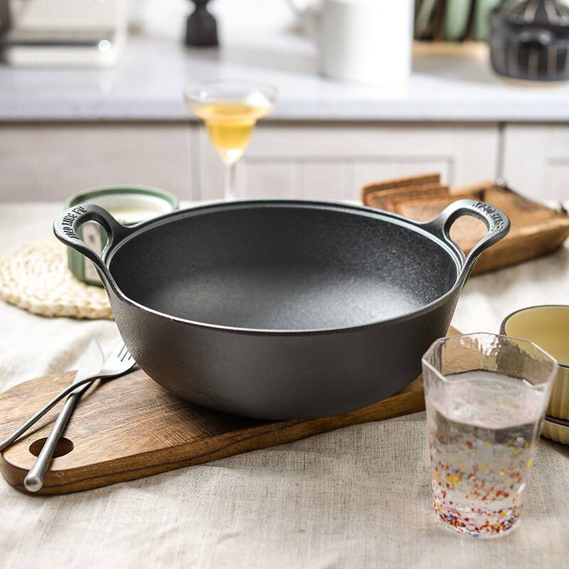 SteelCrock | Zwaar uitgevoerde ongecoate gietijzeren pan – natuurlijk antiaanbaklaag, roestvrij, gelijkmatige verwarming voor veilig koken voor het hele gezin